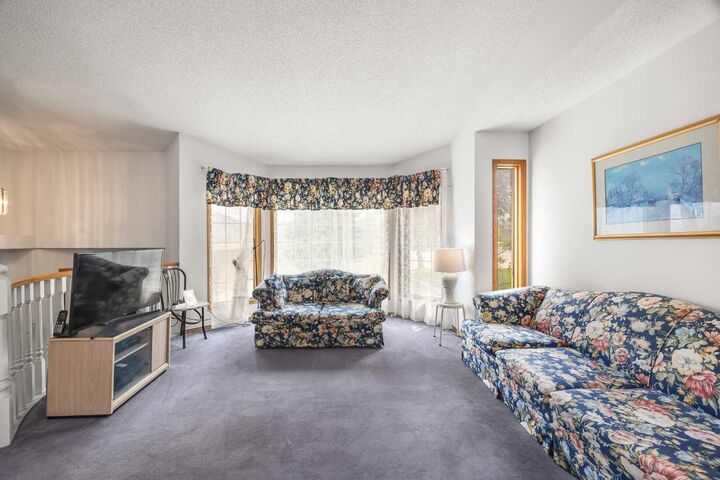 Property Photo: 28 Harvest Oak Drive NE AB T3K 4E2