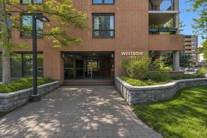 Property Photo:  1304 15 Avenue SW 340  AB T3C 0X7 