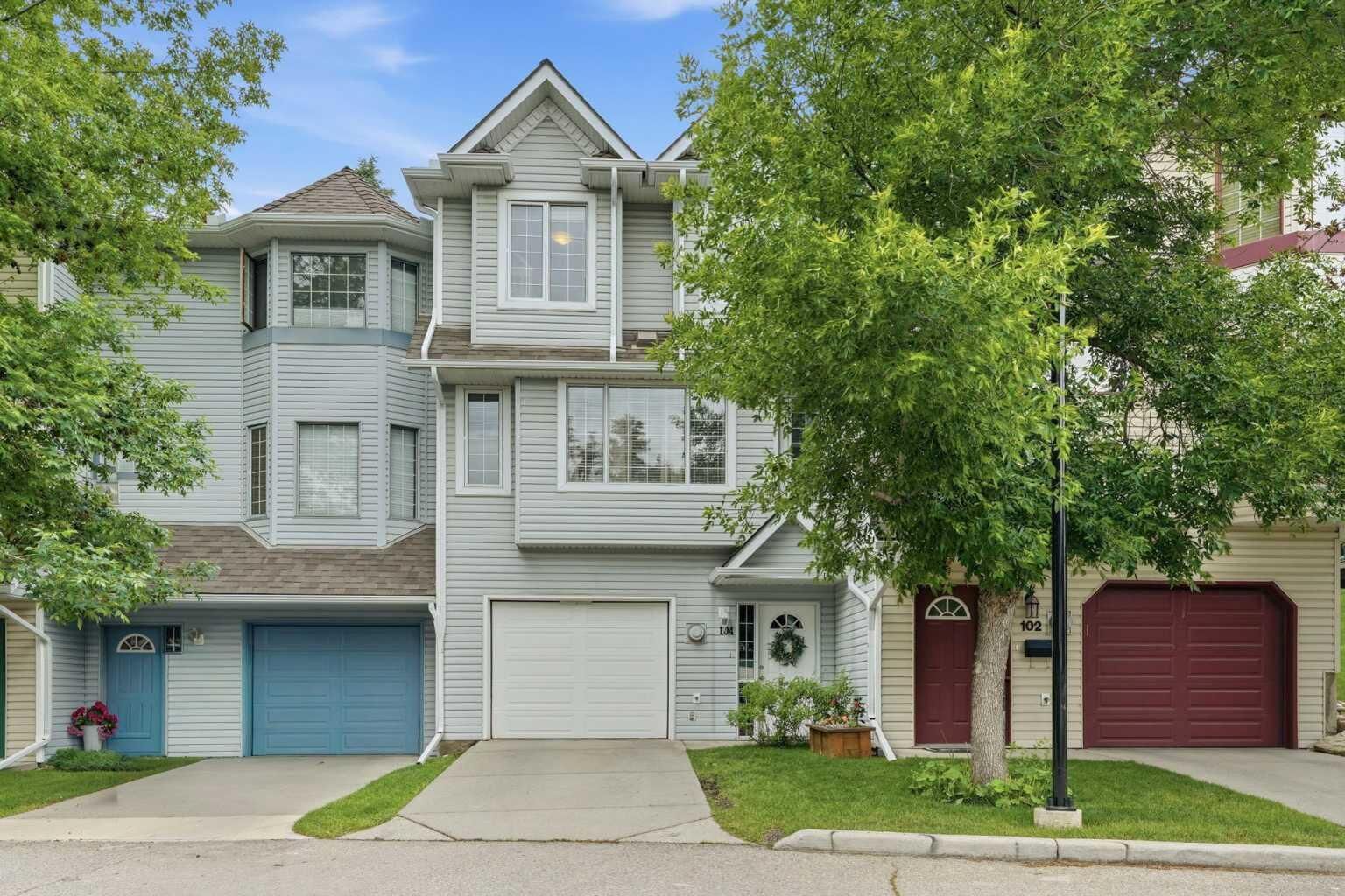 Property Photo:  104 Patina Point SW  AB T3H 3J7 