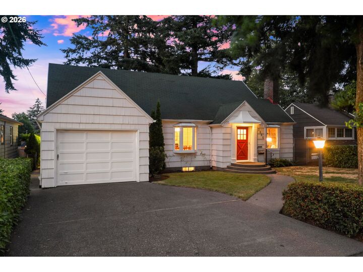 Property Photo:  3606 NE Maywood Pl  OR 97220 