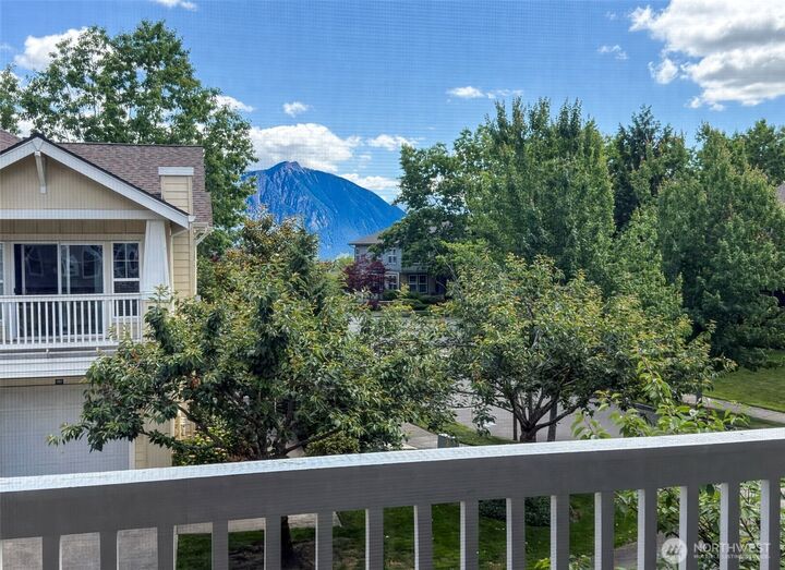 Property Photo:  7705  Fairway Avenue SE 204  WA 98065 