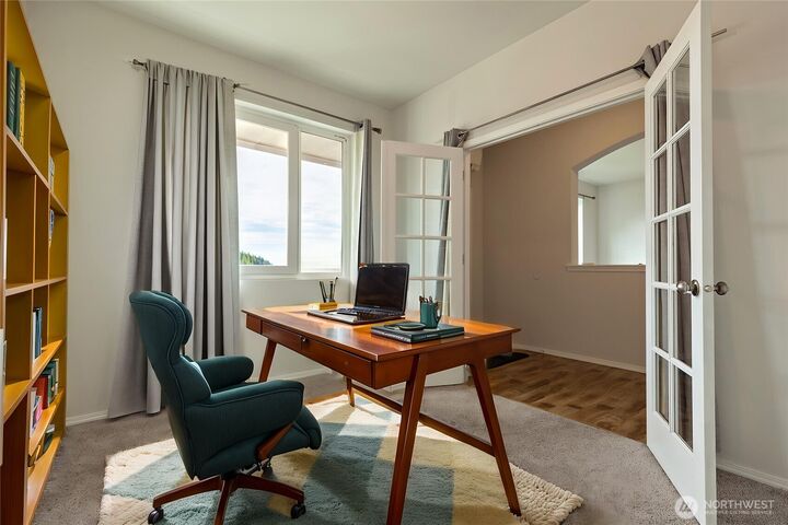 Property Photo:  211 E 28th Avenue  WA 98926 
