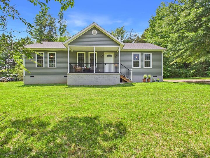 Property Photo: 25 Dogwood Lane VA 23040