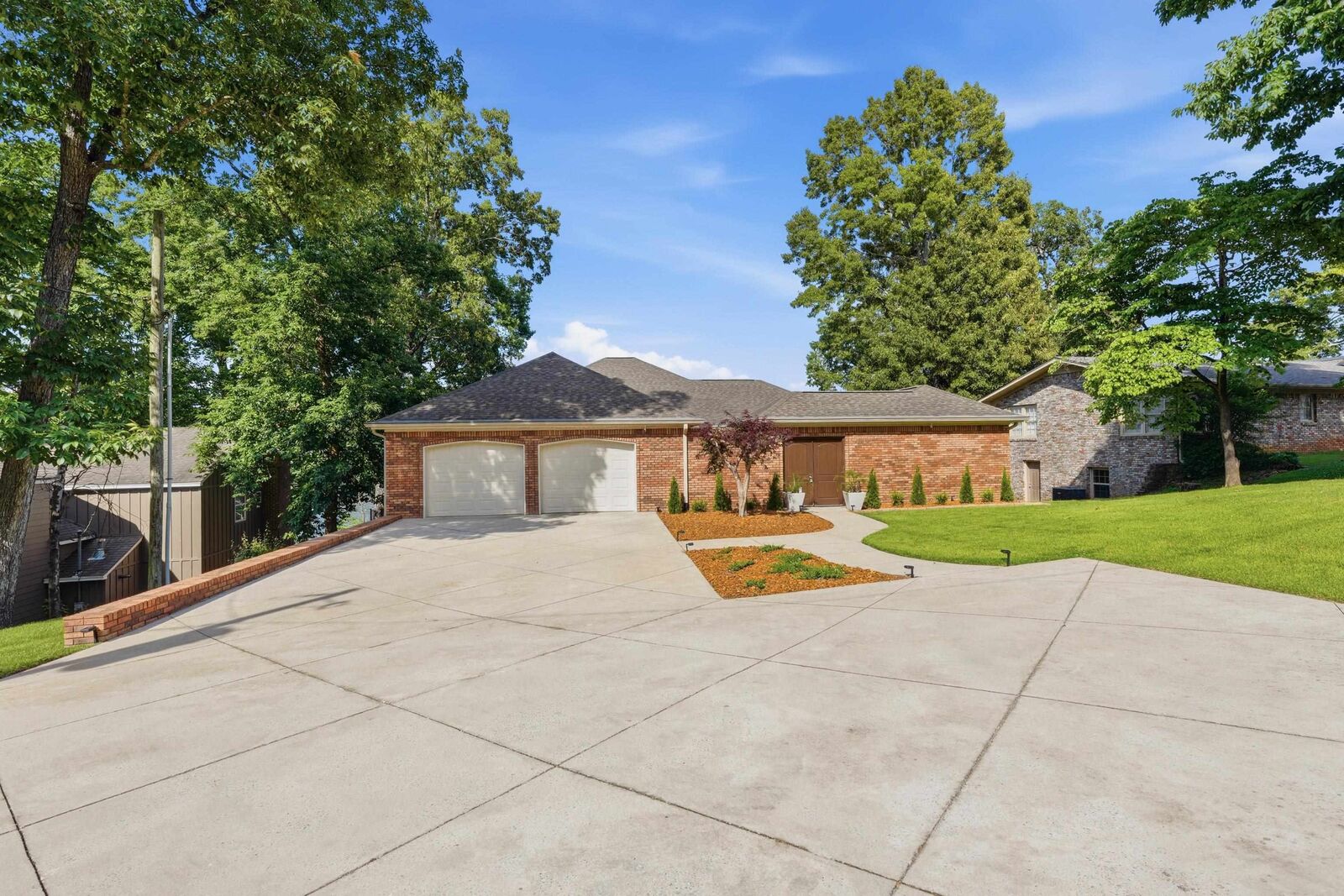 Property Photo: 331 Carson Rd AL 35661