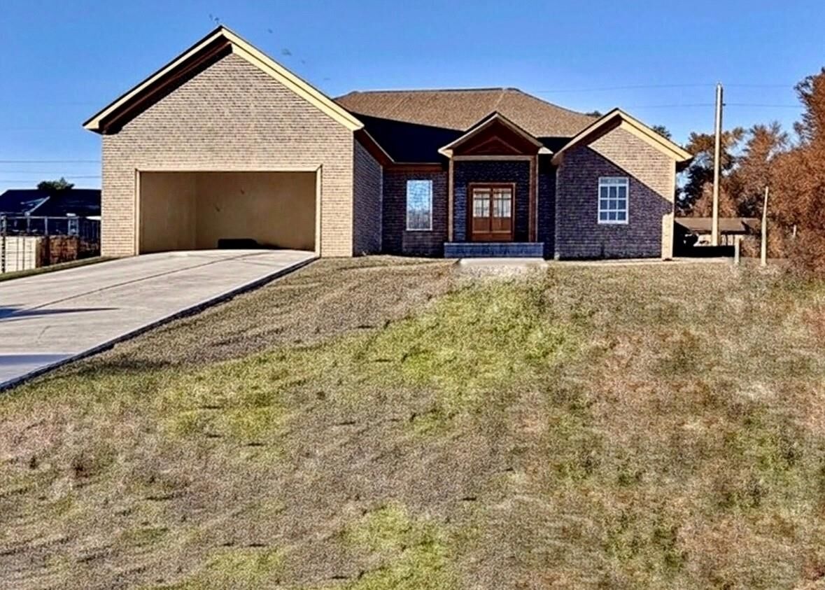 Property Photo:  805 Michigan Ave  AL 35661 