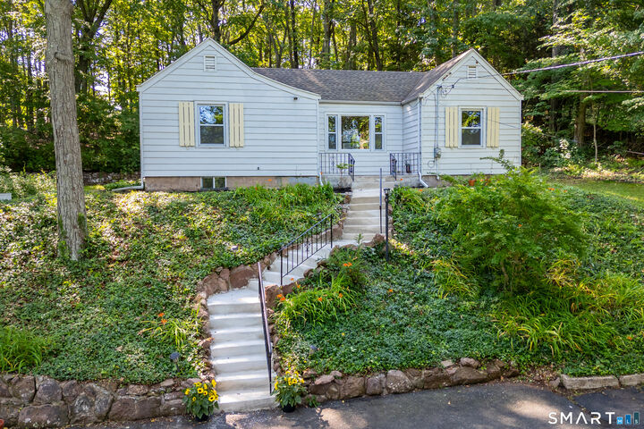 Property Photo:  88 Grannis Street  CT 06512 