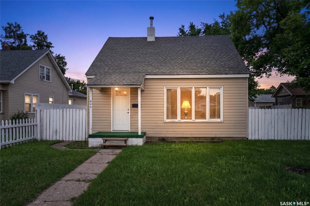 Property Photo: 805 Athabasca Street E SK S6H 0M6