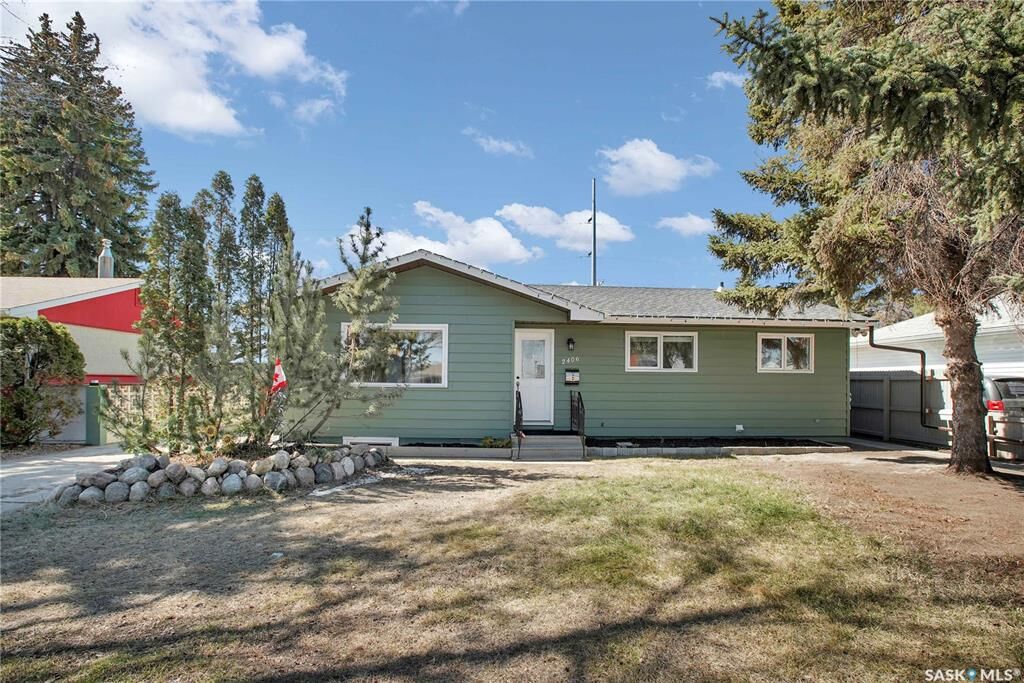 Property Photo: 2406 Preston Avenue S SK S7J 2G4