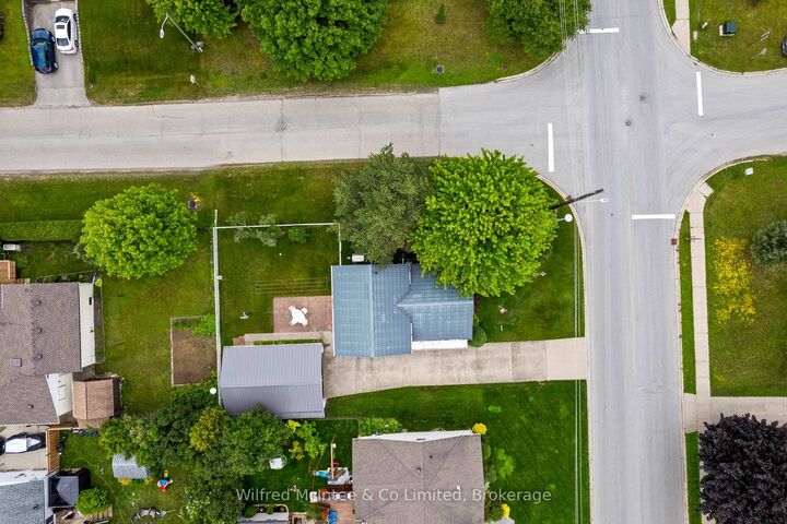 Property Photo: 455 Bruce Street ON N0H 2C1