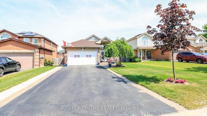 Property Photo: 36 Benjamin Lane ON L4N 0S2