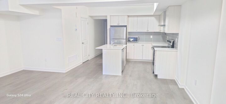 Property Photo:  60 Elizabeth Street 3104  ON L4C 5W2 