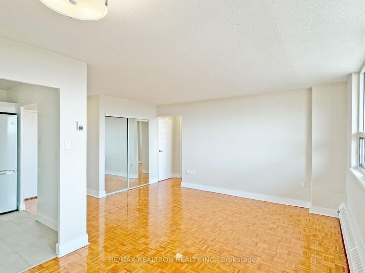 Property Photo:  1500 Bathurst Street 409  ON M5P 3L3 