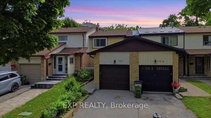 102 Red River Crescent — photo 1