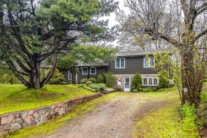 Property Photo: 1146 Honey Harbour Road ON L0K 1S0