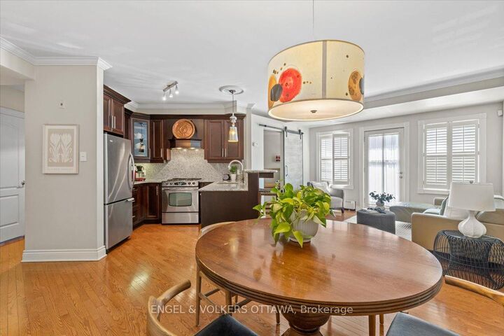 Property Photo:  139 Guigues Avenue 2  ON K1N 5J1 