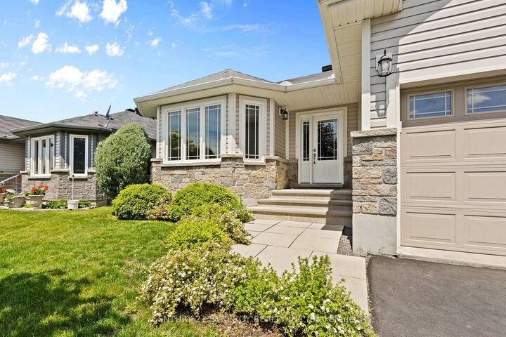 Property Photo: 7 Westerra Way ON K0G 1J0