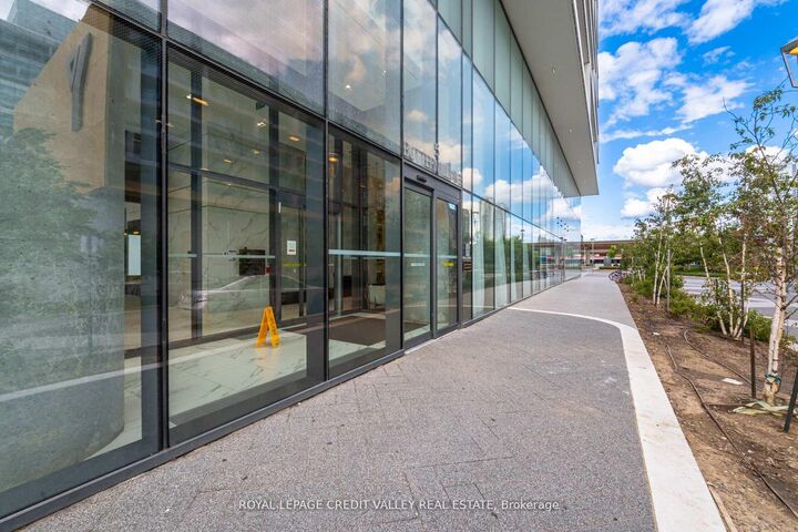 Property Photo: 5 Buttermill Avenue 1511 ON L4K 0J5