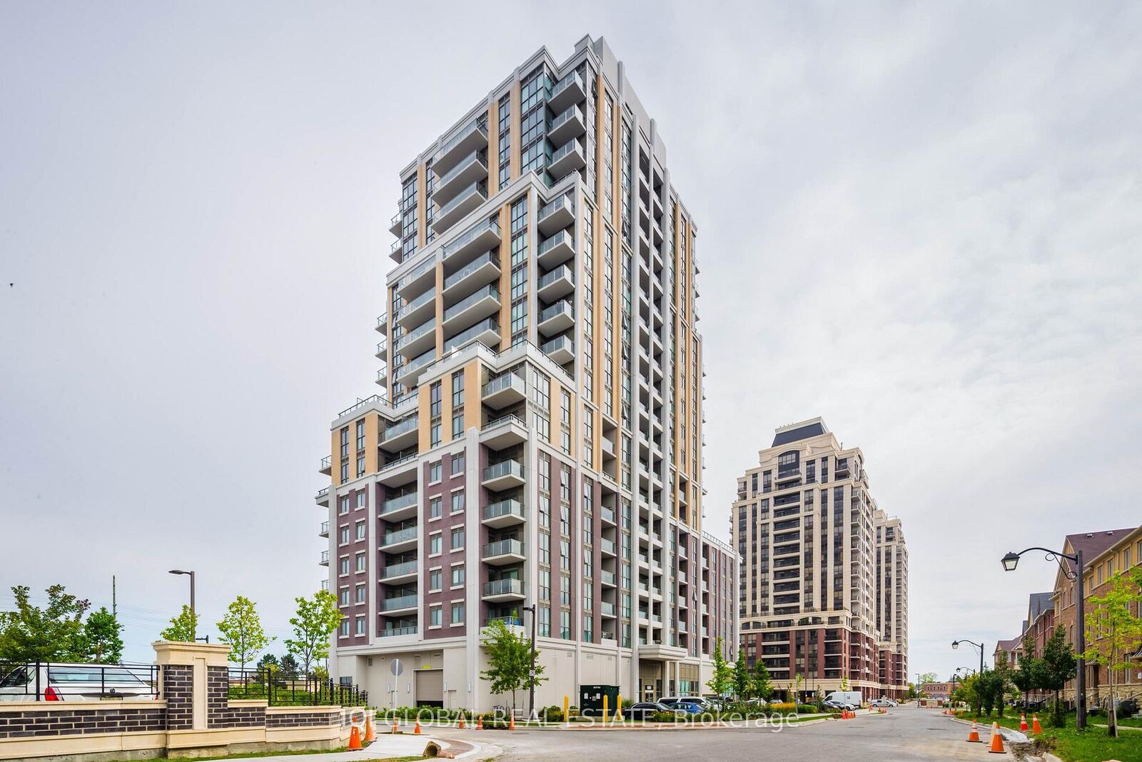 Property Photo:  9560 Markham Road 1808  ON L6E 0N6 