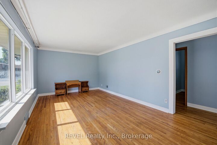 Property Photo:  6427 Burdette Drive  ON L2E 5H4 