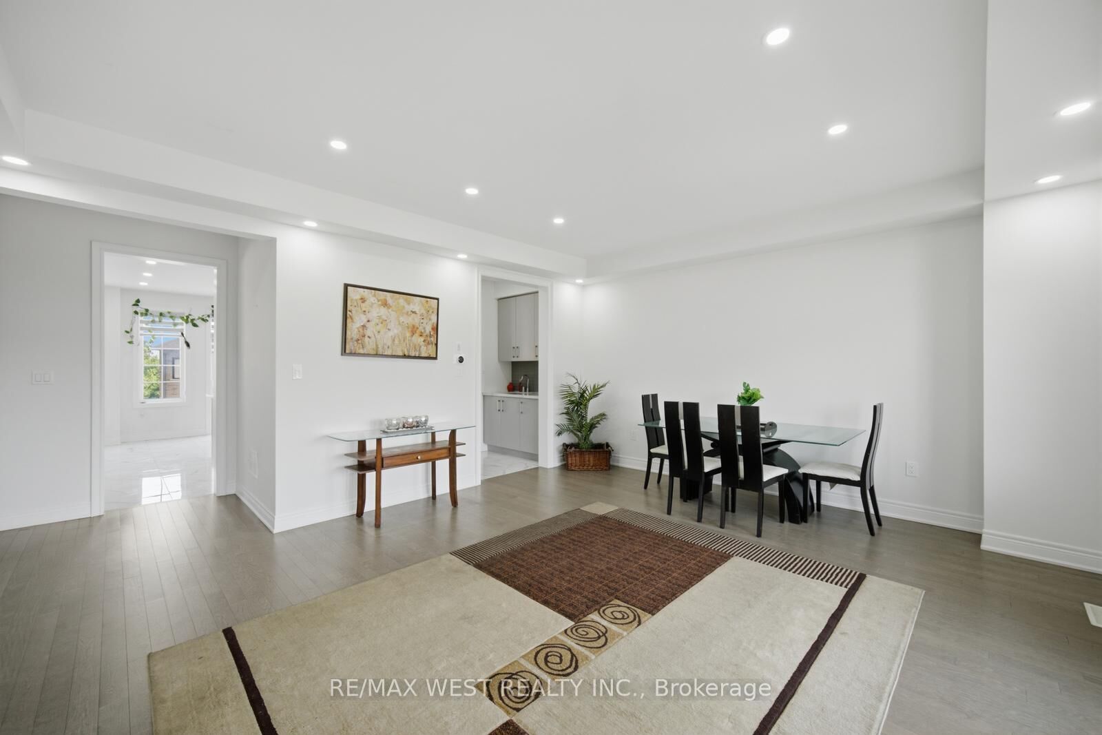 Property Photo: 16 Great Railway Court ON L4H 5E9