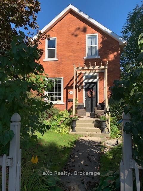 Property Photo:  145 3rd Avenue SE  ON N0G 1L0 