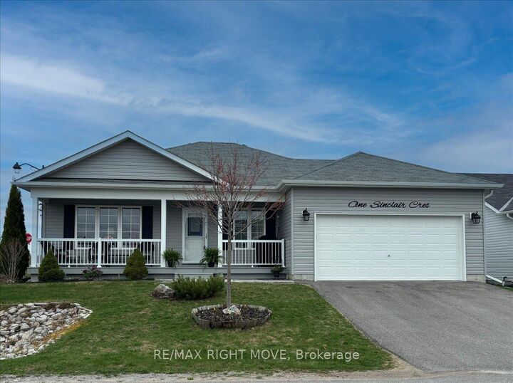 1 Sinclair Crescent — photo 1
