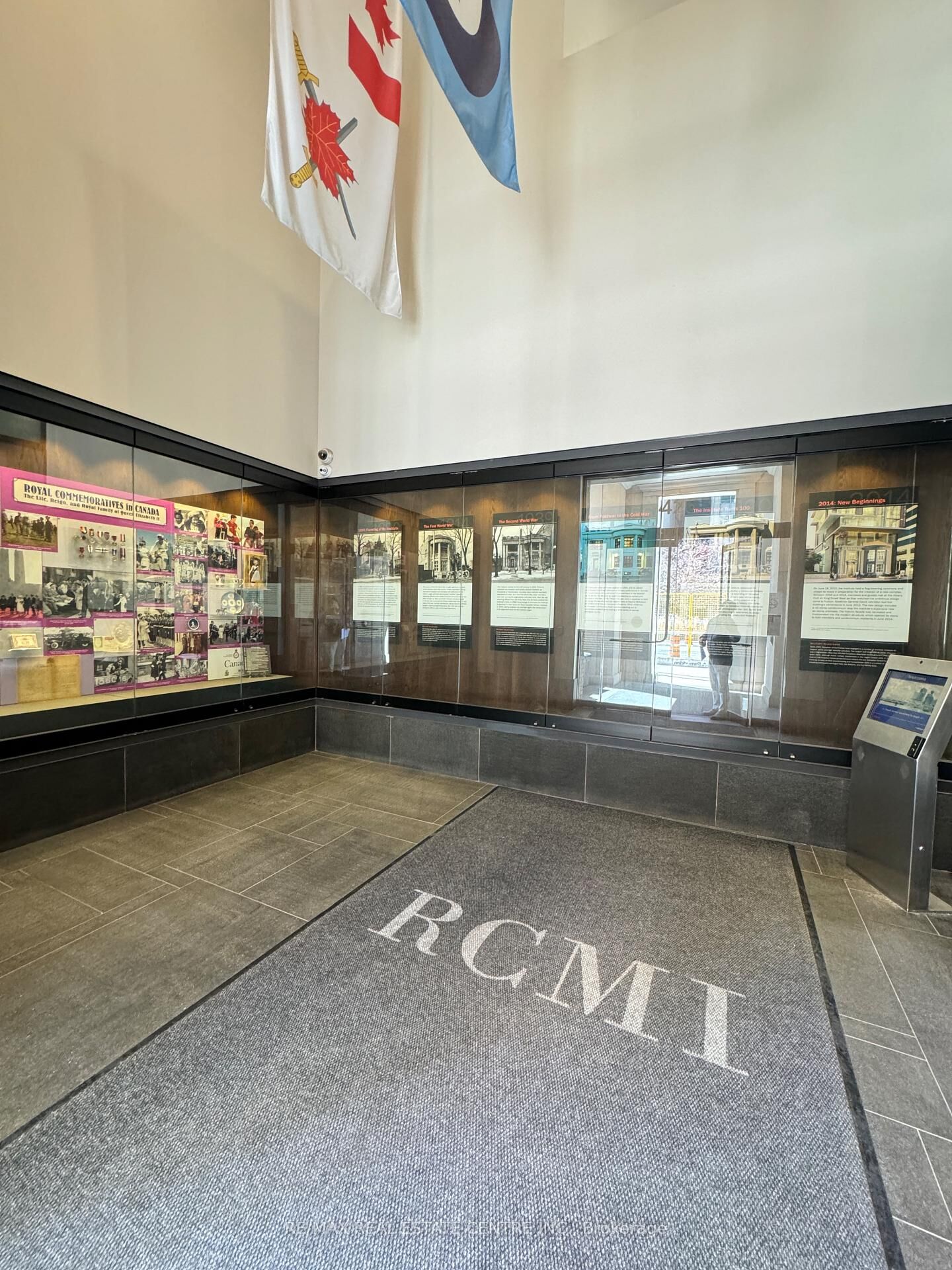 Property Photo:  426 University Avenue 805  ON M5G 1S9 