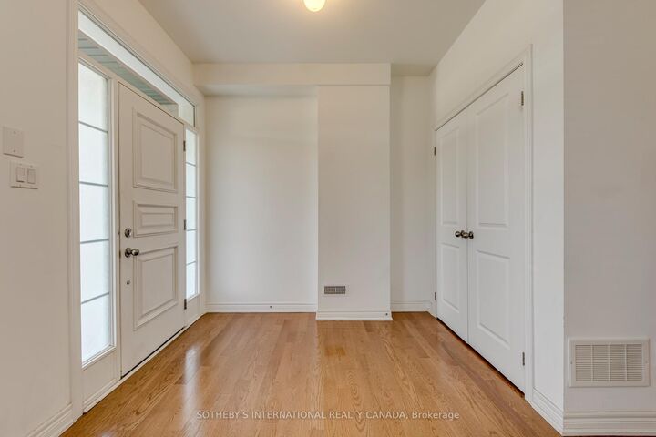 Property Photo: 2289 Khalsa Gate ON L6M 1P4