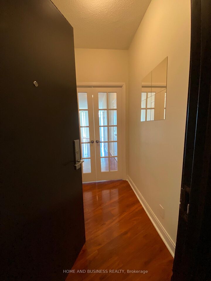 70 Absolute Avenue 2505 — photo 1