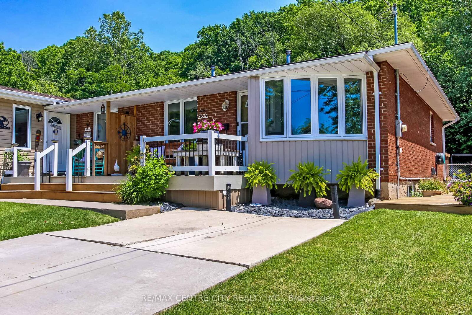 Property Photo:  263 Frances Street A  ON N5L 1A8 