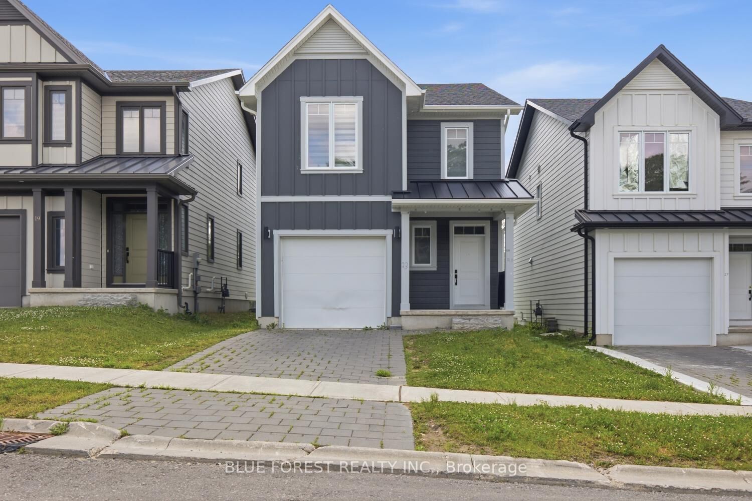 Property Photo: 23 Christopher Court ON N5Z 0A9