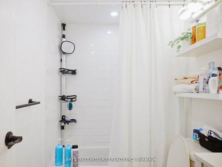 Property Photo:  33 Harbour Square 3013  ON M5J 2G2 
