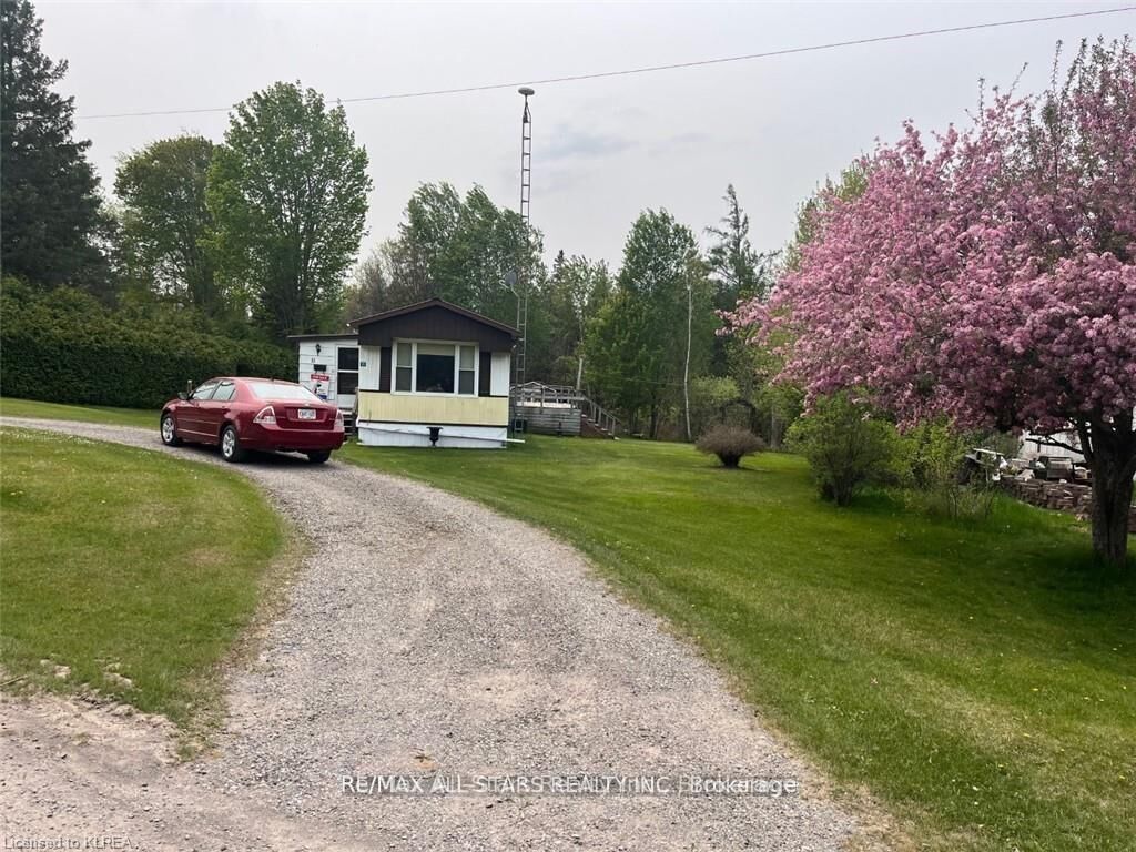 Property Photo: 11 Beverly Road ON L0B 1K0