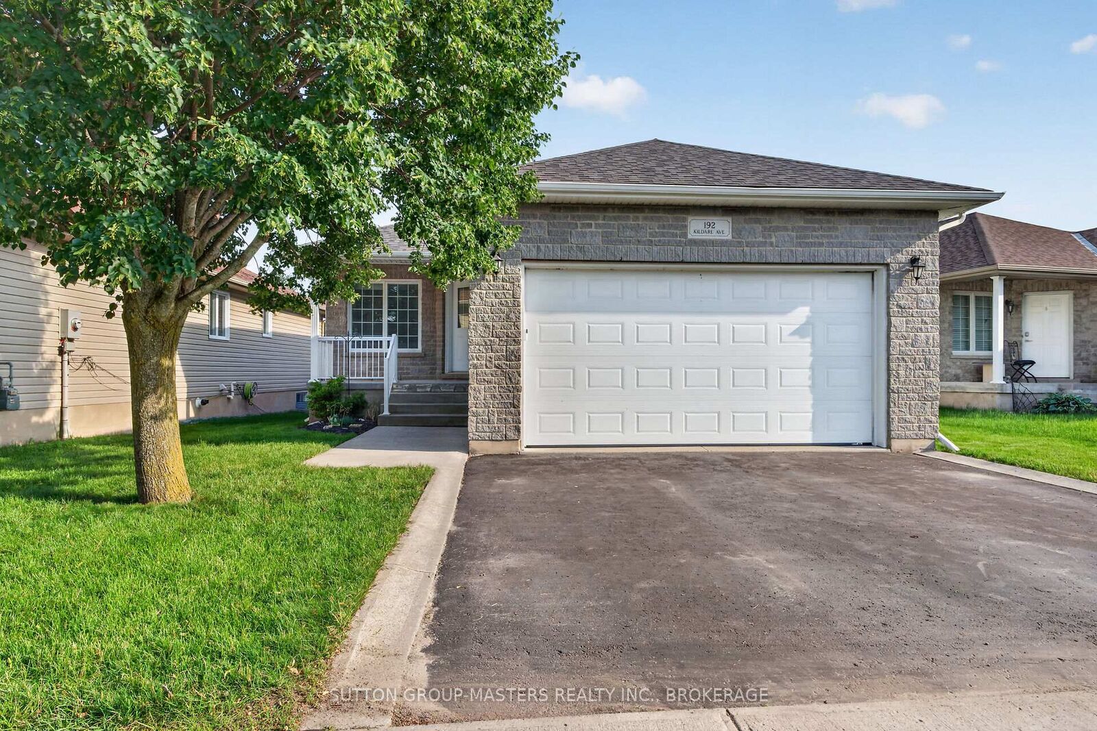 Property Photo:  192 Kildare Avenue W  ON K7N 0A4 