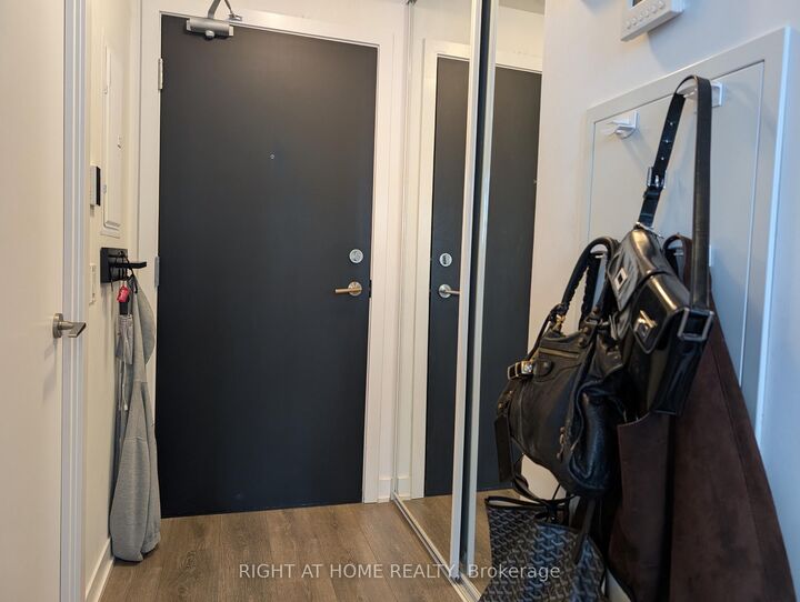 Property Photo:  87 Peter Street 2109  ON M5V 0P1 