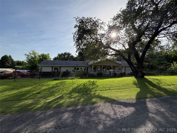 Property Photo: 729 Cavalry Street OK 74434