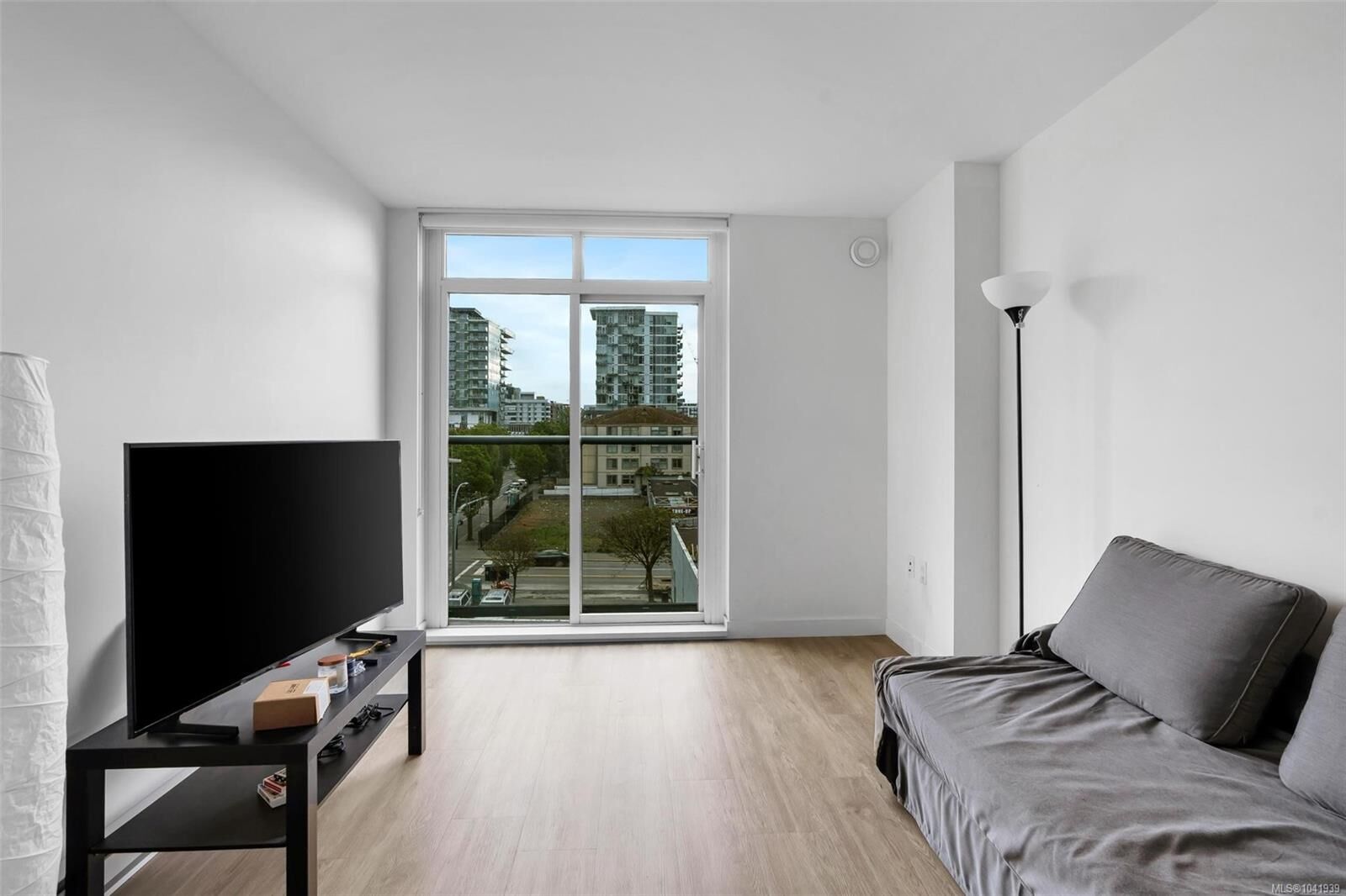 Property Photo: 845 Johnson St #503 BC V8W 0G3