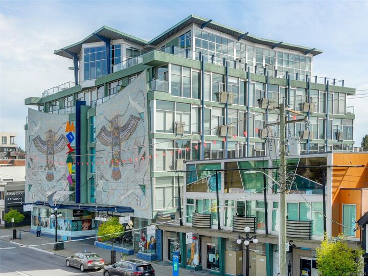 Property Photo:  1061 Fort St #315  BC V8V 3K5 
