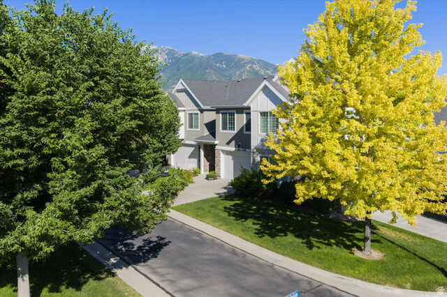 Property Photo: 124 E Mahogany View Ct UT 84020