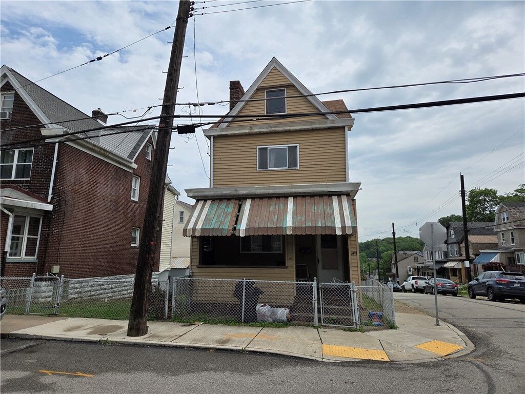 Property Photo:  1411 Clover St  PA 15203 