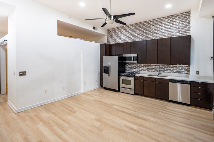 Property Photo: 507 Sabine Street 404 TX 78701