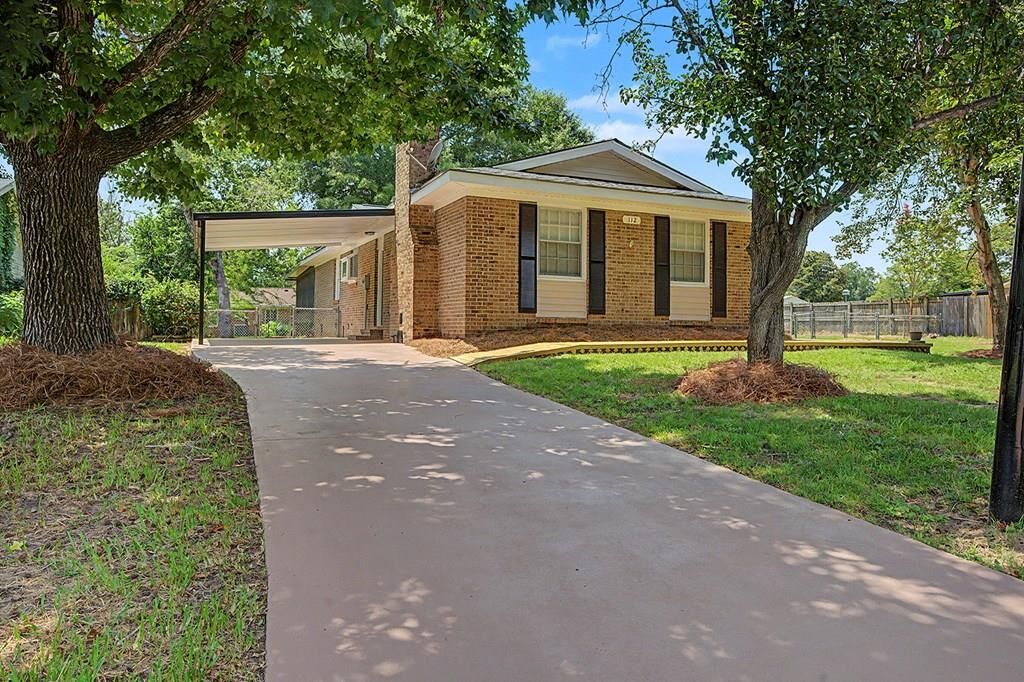 Property Photo:  112 Jefferson Court  GA 31763 