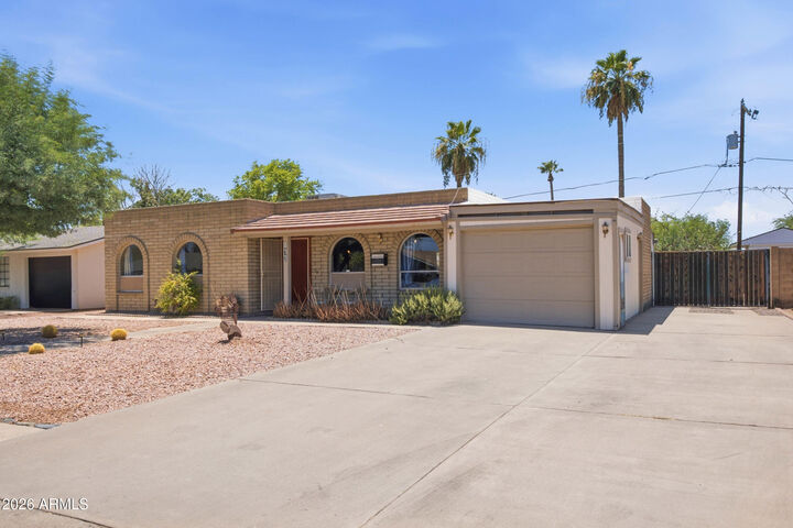 Property Photo: 813 W Romo Jones Street AZ 85281