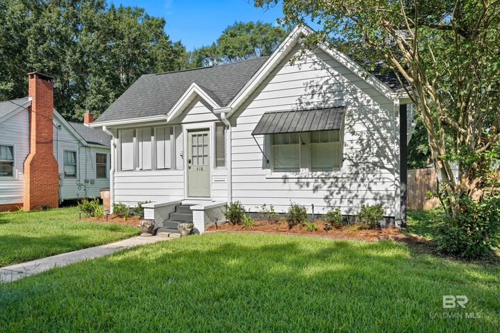 Property Photo: 418 Glenwood Street AL 36606
