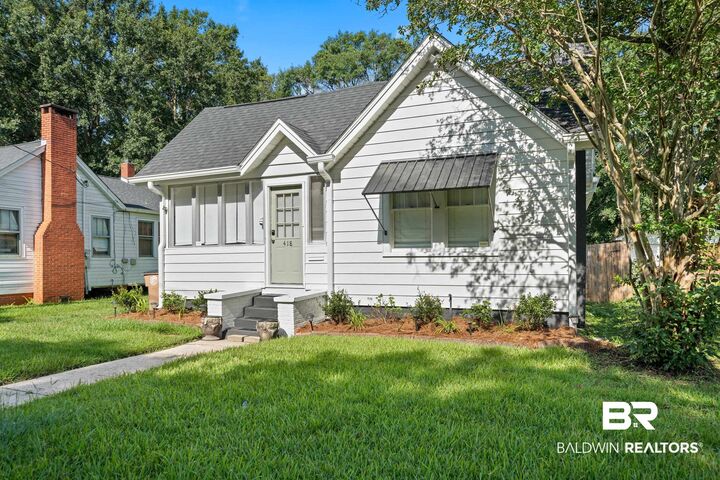Property Photo:  418 Glenwood Street  AL 36606 