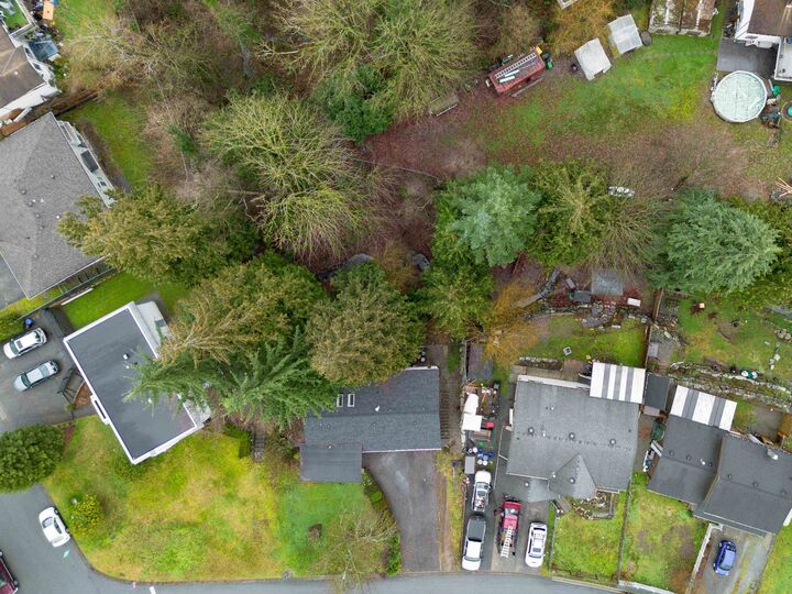 Property Photo: 32472 Grebe Crescent BC V2V 5X6