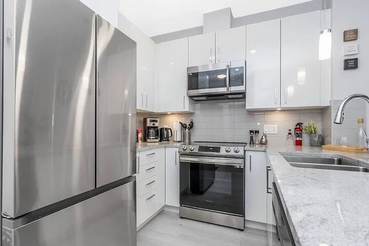 Property Photo: 32690 14th Avenue 400 BC V2V 0K5