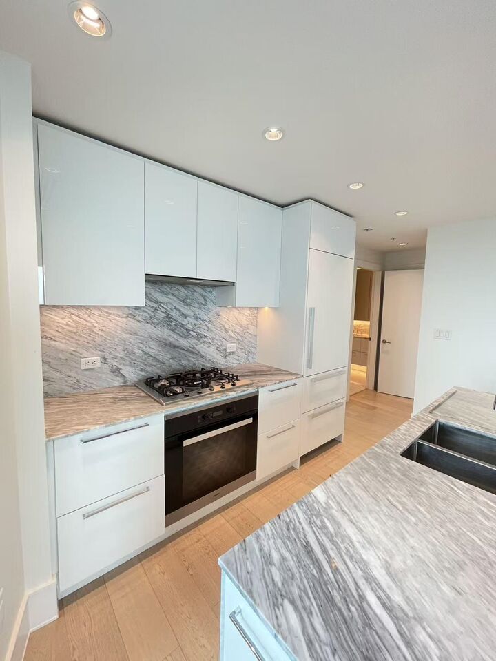 Property Photo:  1501 Foster Street  BC V4B 0C3 