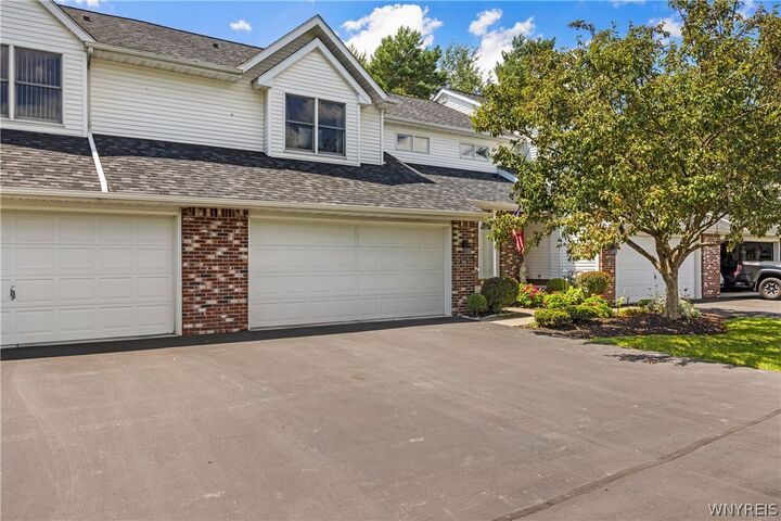 Property Photo:  5411 Village Station Circle  NY 14221 