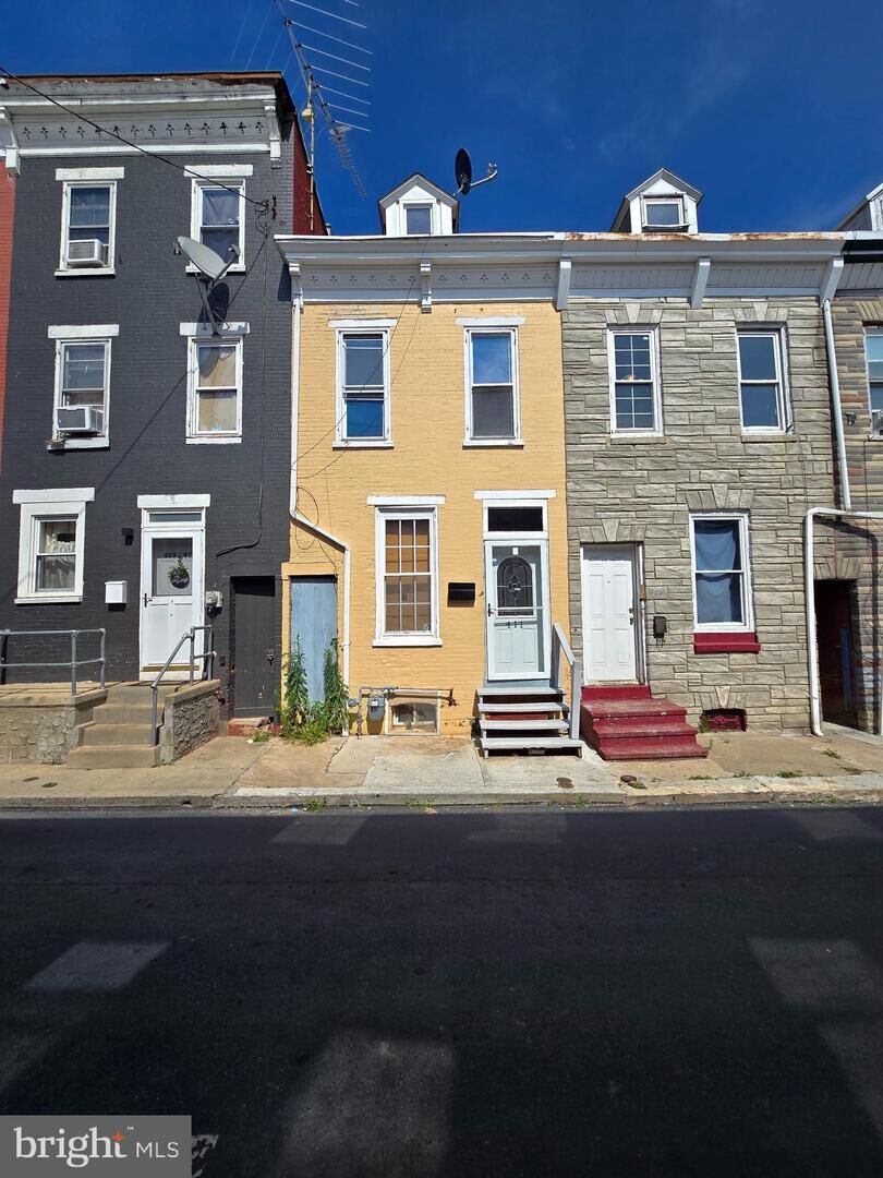 Property Photo:  411 Cedar Street  PA 19601 